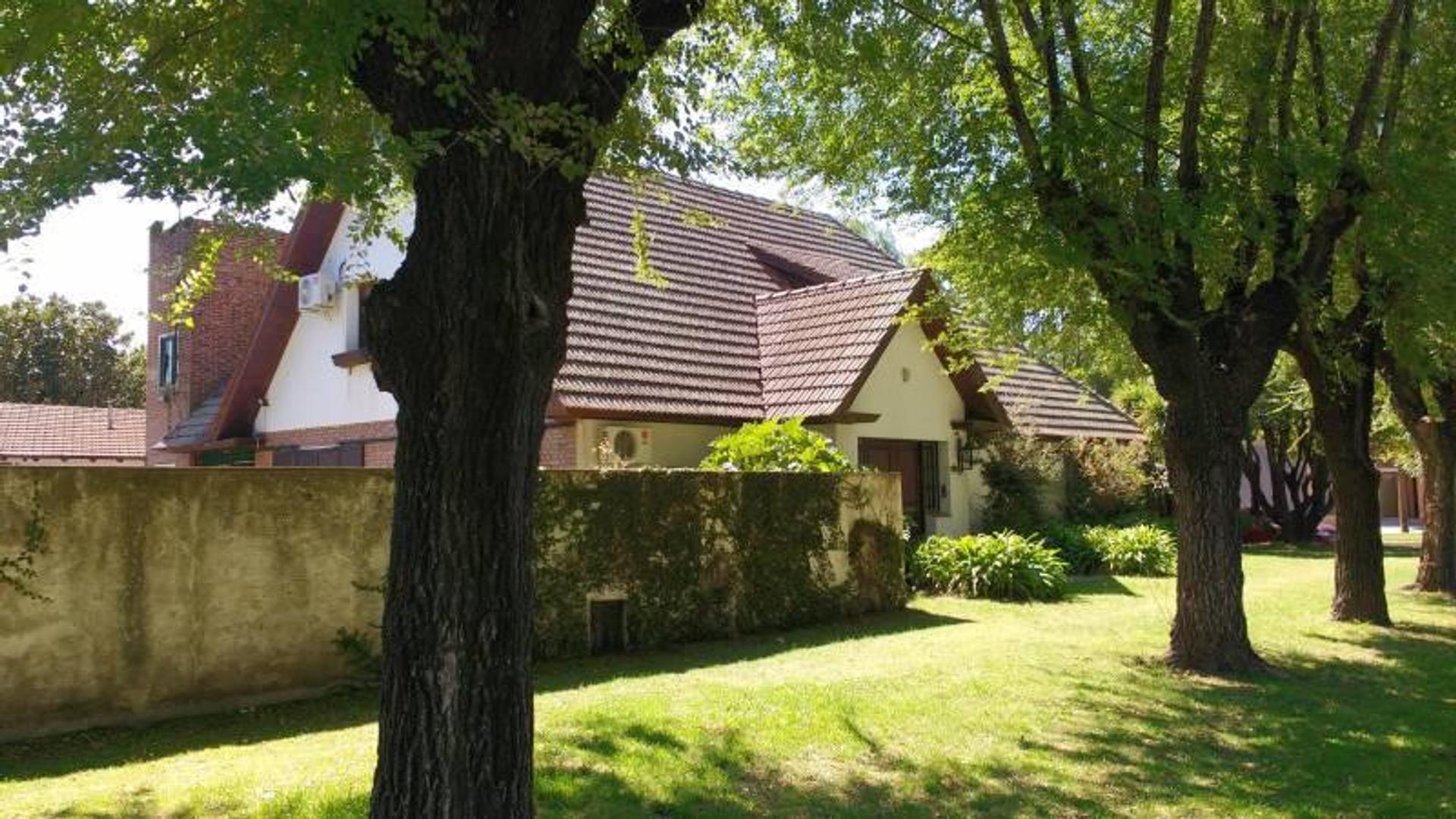 Casa en Venta en General Las Heras, USD 250.000