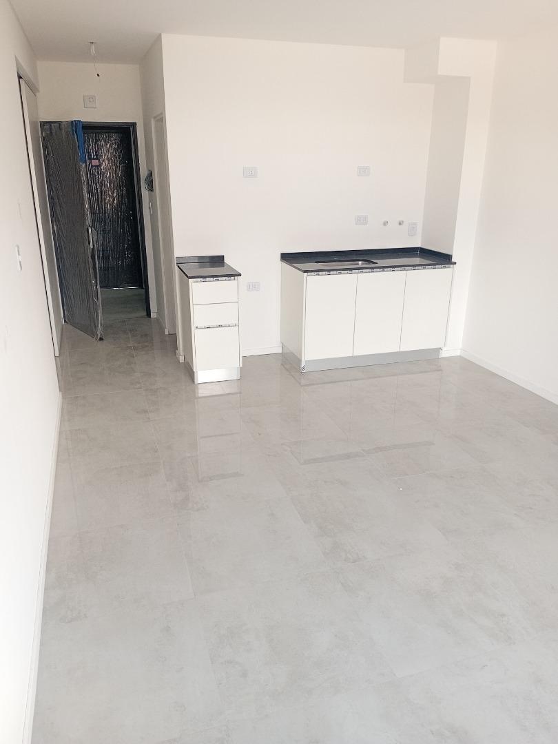 Sabattini 4600, Piso 1