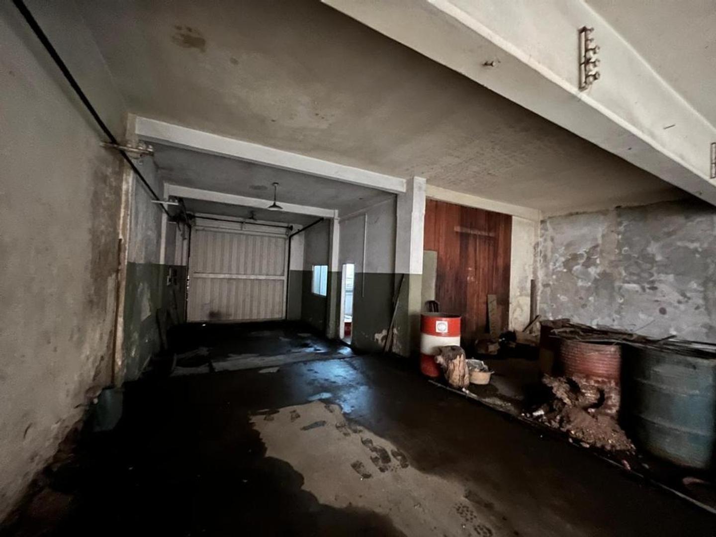 Casa en Venta con 5 cocheras