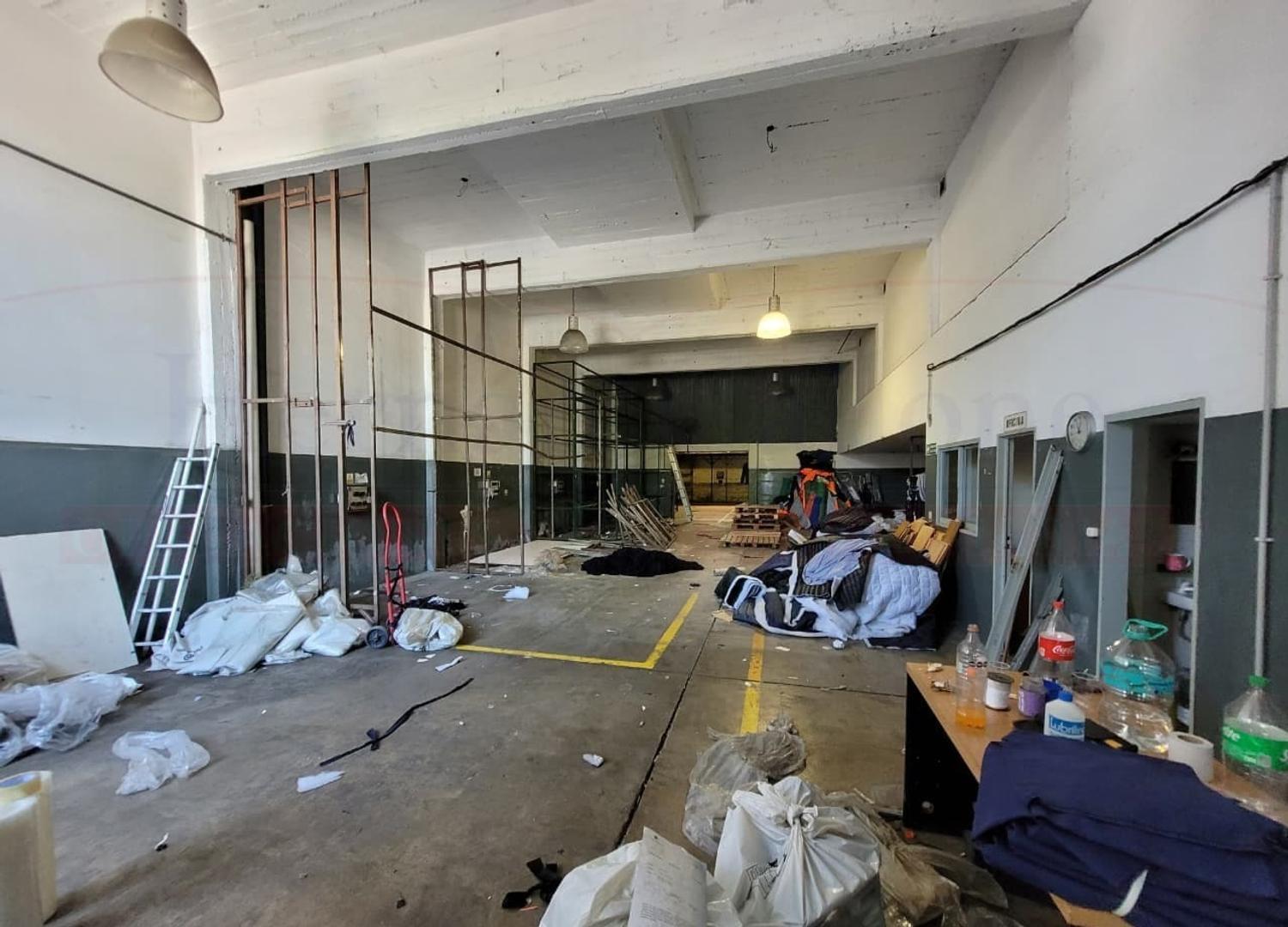 Galpon en Alquiler en Lomas Del Mirador, $ 3.000.000