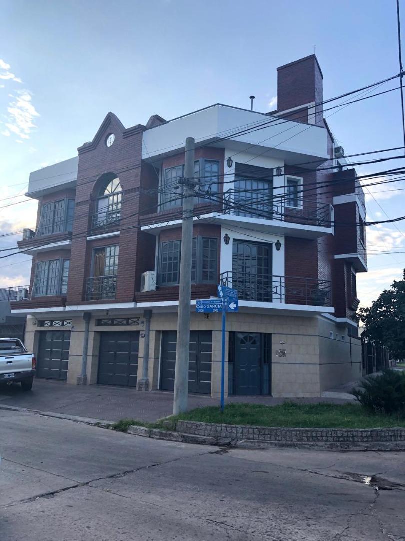 Tríplex de 4 Ambientes con Cochera en Villa Raffo