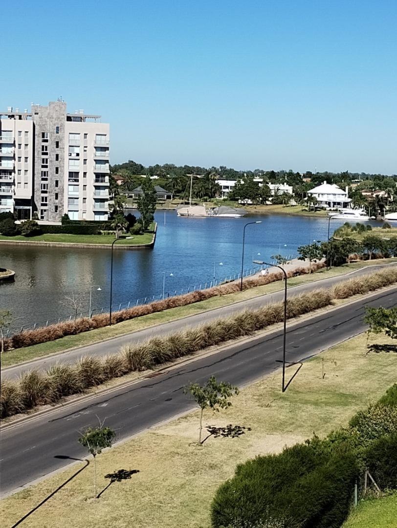 Avenida Del Puerto 615