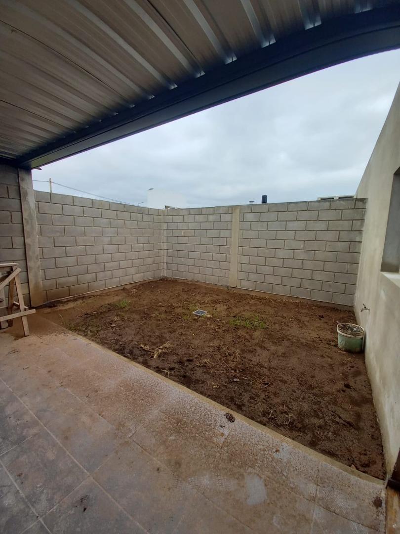 Casa 3 ambientes con 2 baños