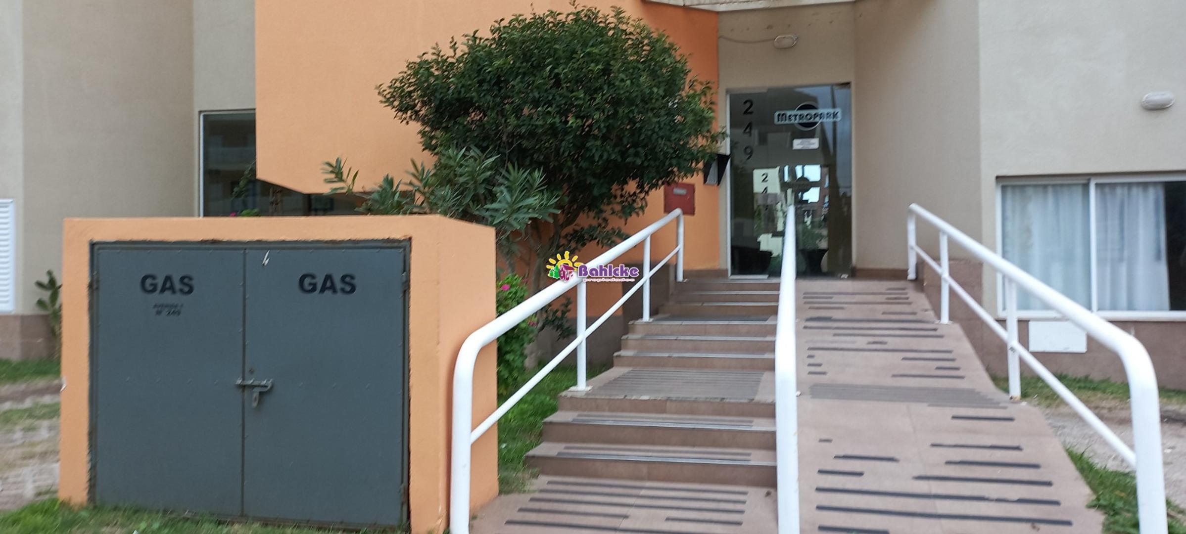 Avenida 1 249 , Piso 5