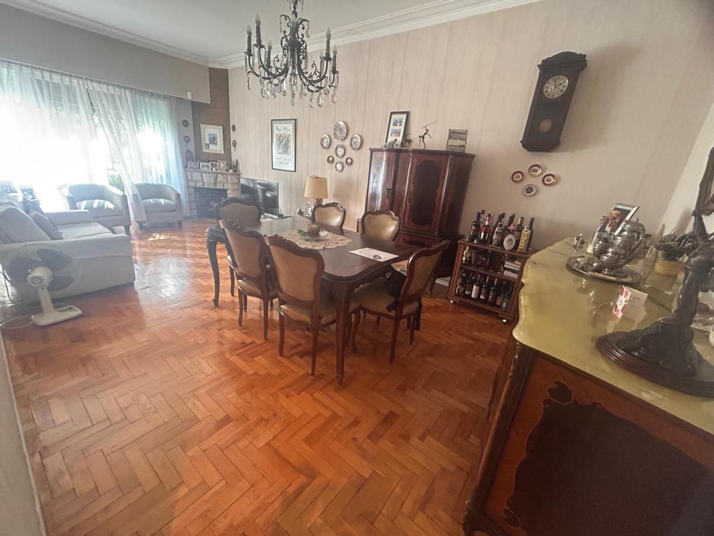 CASA DE 4 AMB EN OLIVOS