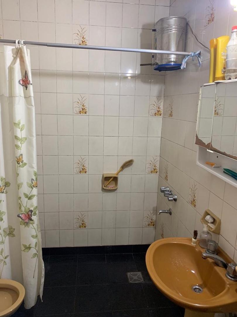 CASA SOBRE 2 LOTES DE 2 DORMITORIOS