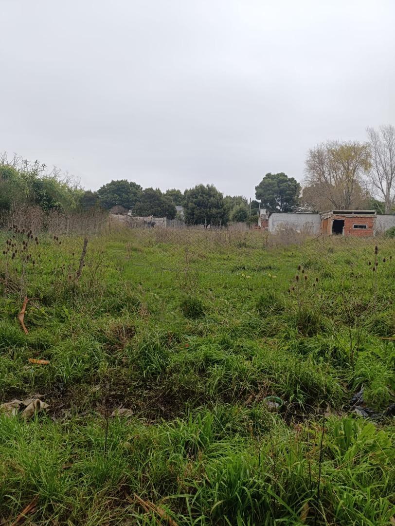 Dos LOTES Barrio Parquemar