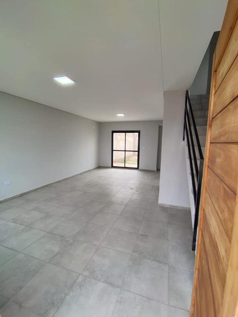 Casa 3 ambientes con 2 baños