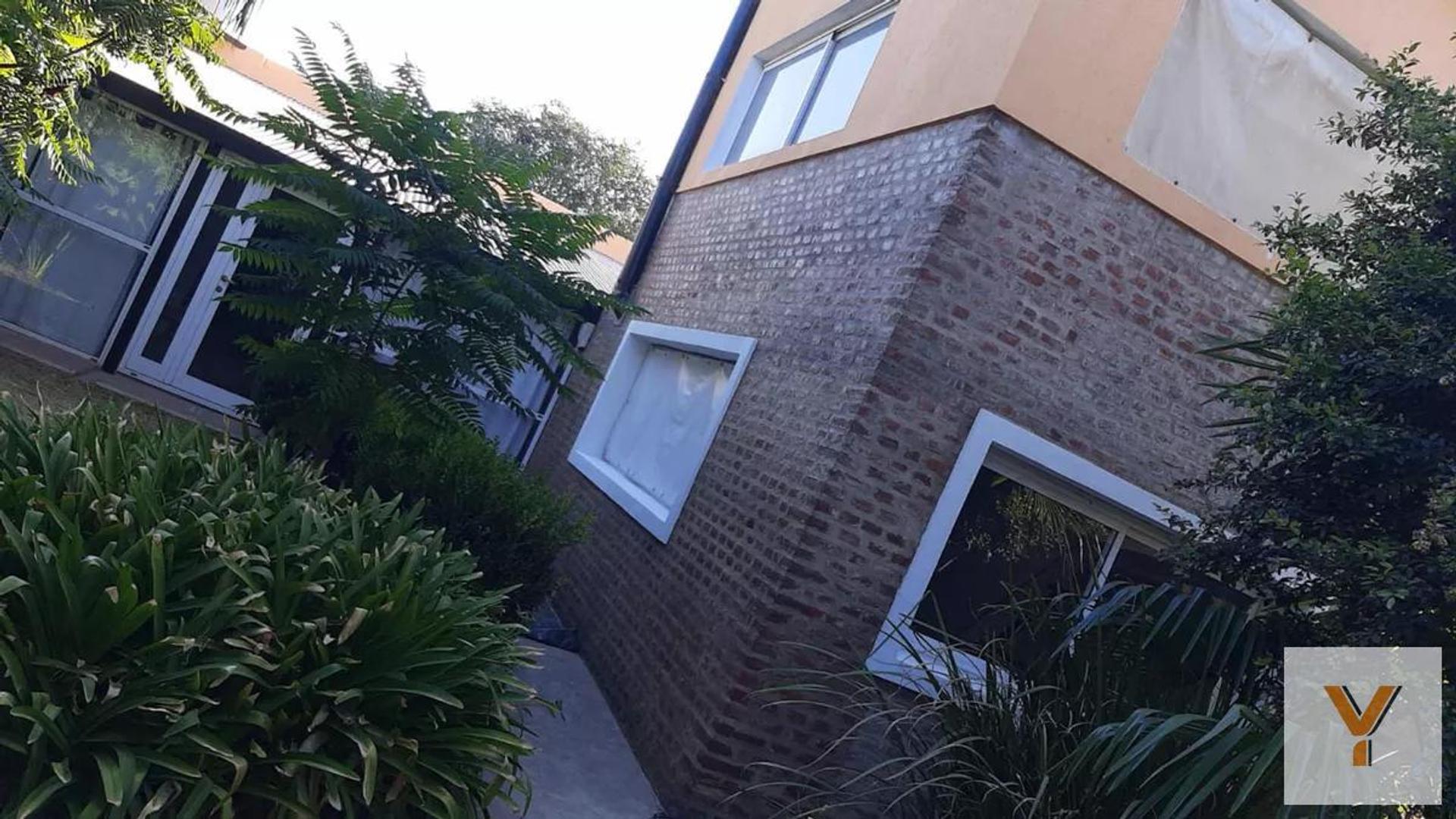Casa en venta - 3 Dormitorios 3 Baños - 570Mts2 - Chacabuco