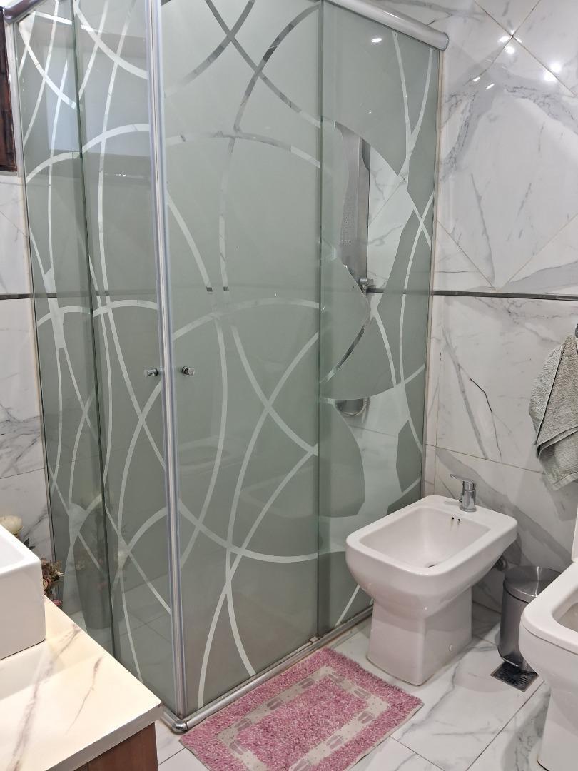 Casa en Alquiler con 5 cocheras