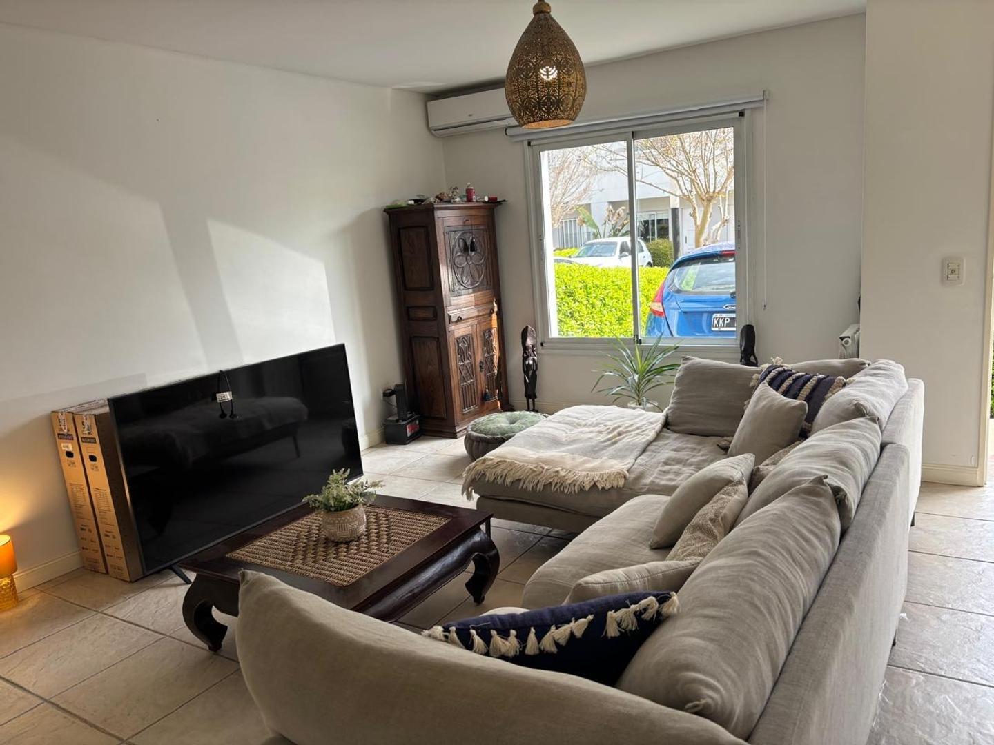 Duplex  VENTA CON JARDIN PROPIO  PELLEGRINI VILLAGE