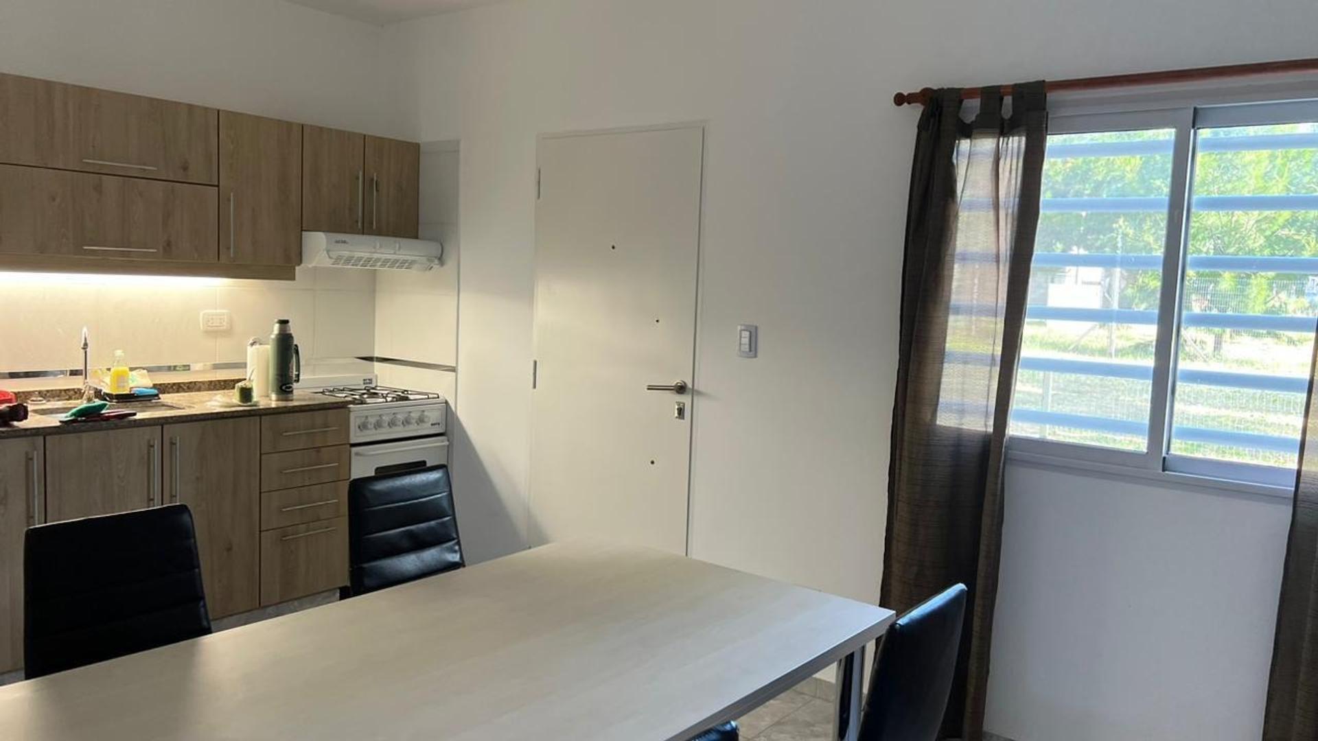 Casa 3 ambientes con 1 baño