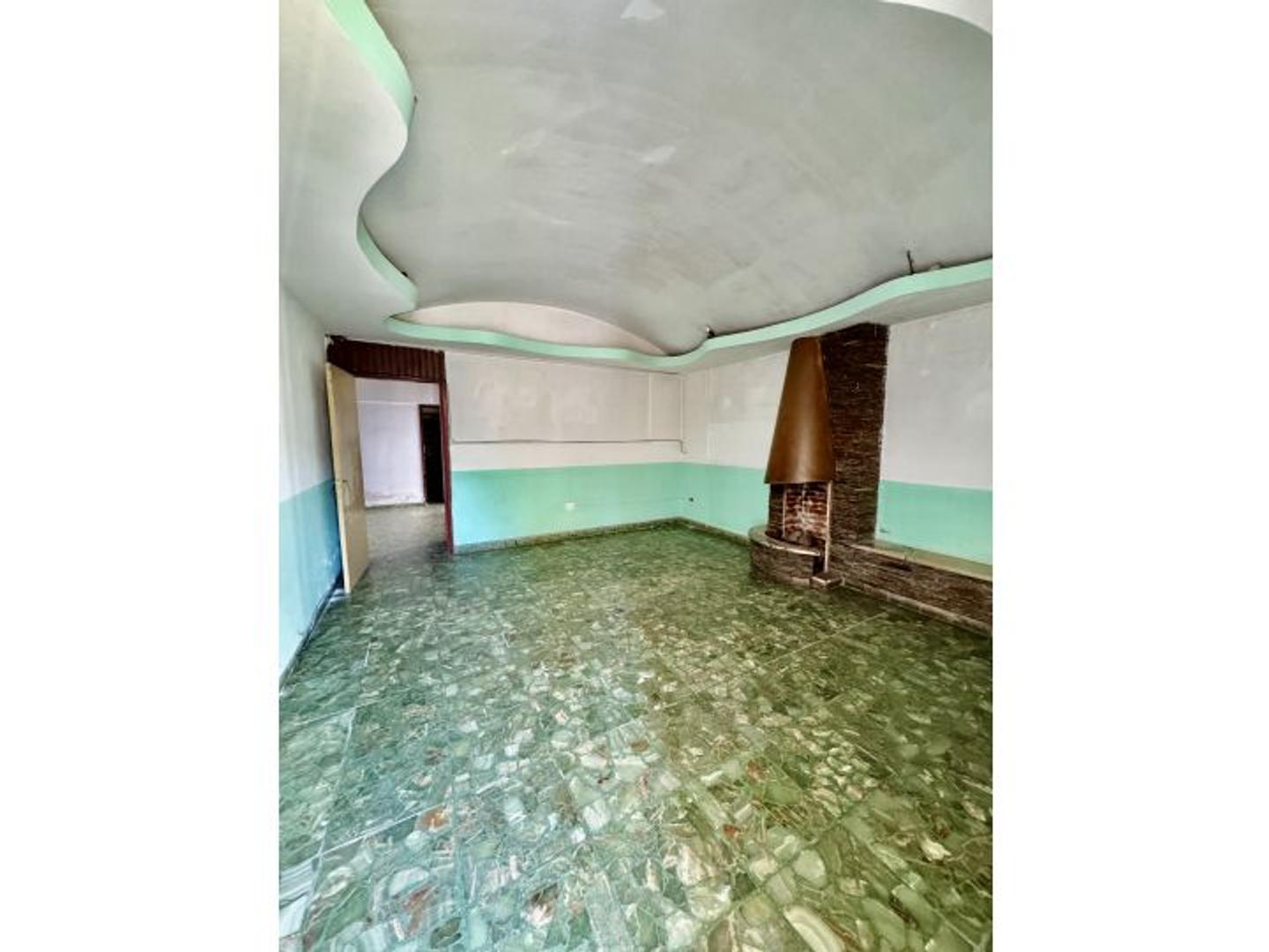 Casa 5 ambientes con 1 baño