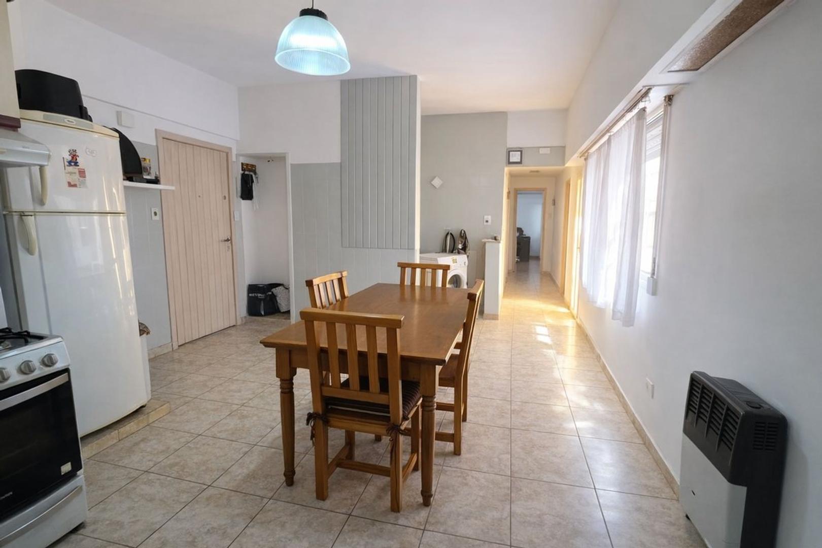 Departamento 4 ambientes con 2 baños