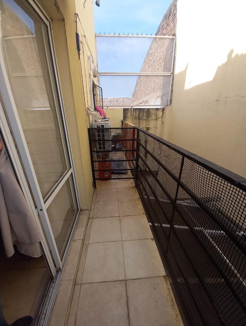 Depto Tipo Casa 2 ambientes con 1 baño