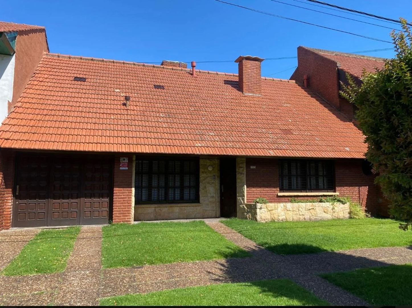 Casa en Alquiler Temporal con 1 cochera