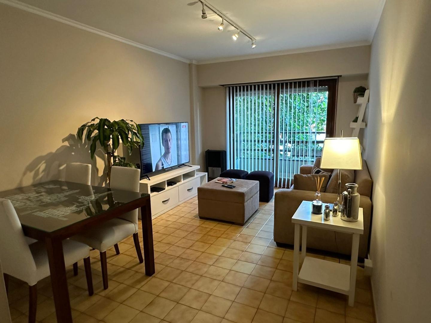 Excelente depto moderno c/cochera p/matrimonio