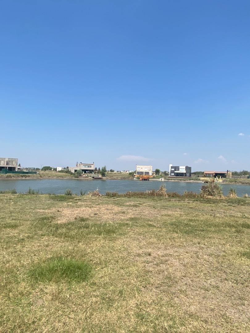 Lote al lago en San Sebastián