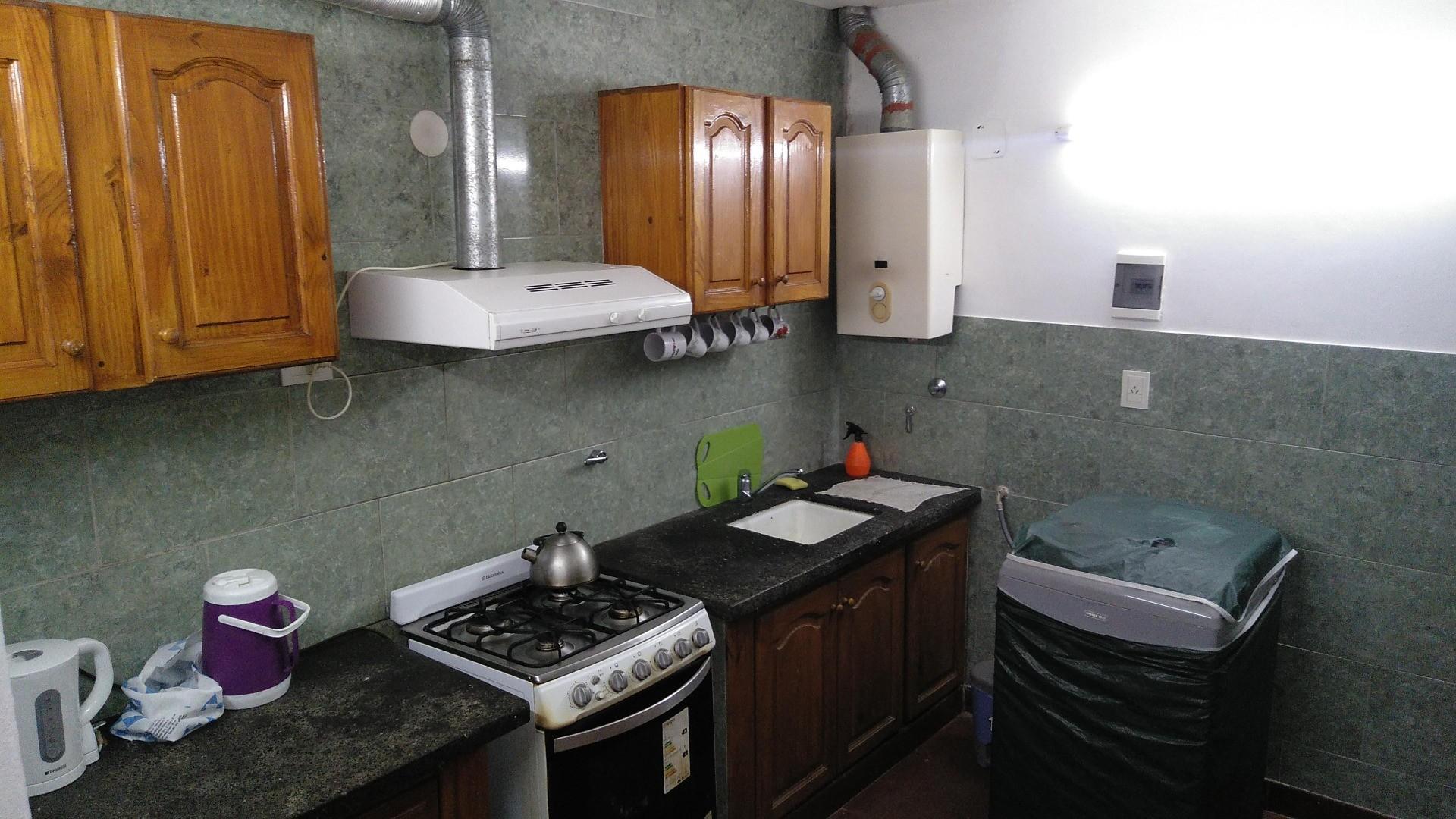 Ph tipo casa de 4 ambientes  En Venta Peramino al 400