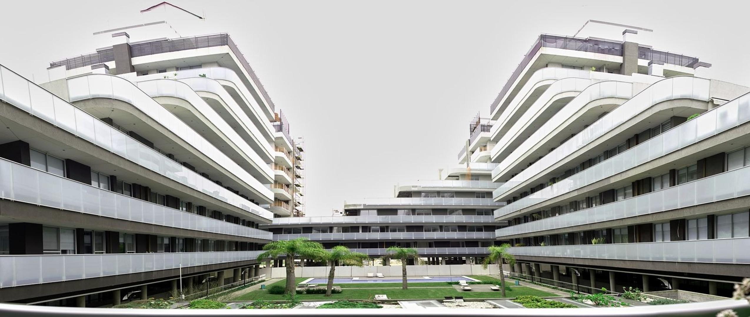 Sensum Primera Junta 400, Piso 1