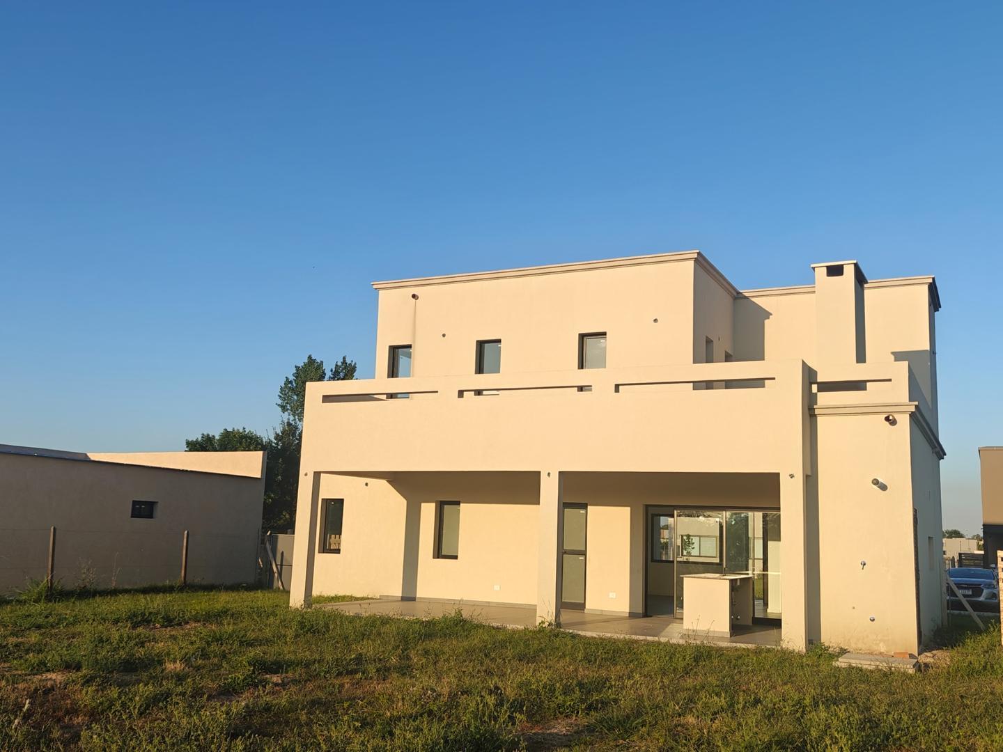 Casa en Venta en Pilar Del Este - Santa Elisa, USD 168.000