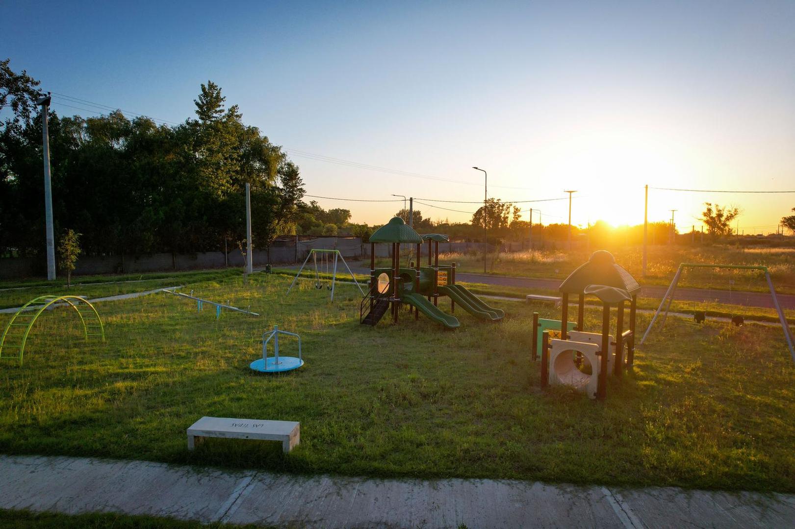 Terreno en Venta 27  mts Fondo