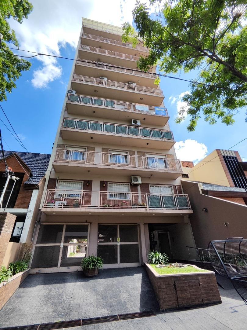 Muy lindo a pocas cuadras de la plaza de San Martin