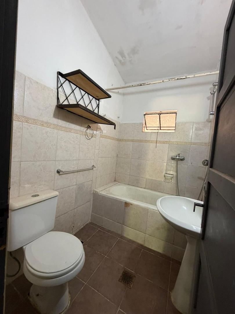 Casa en Alquiler con 1 cochera