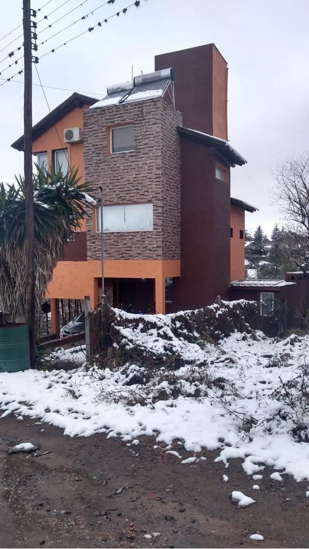 Casa en Venta con 3 cocheras