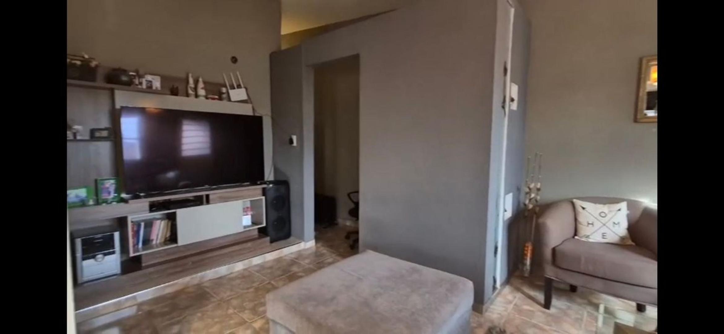 Casa 4 ambientes con 1 baño