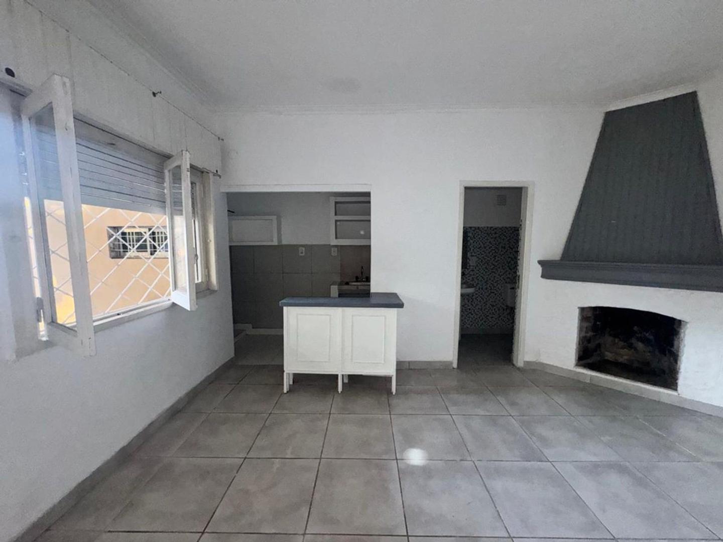 Calle 472 e/ 20 y 21 1400