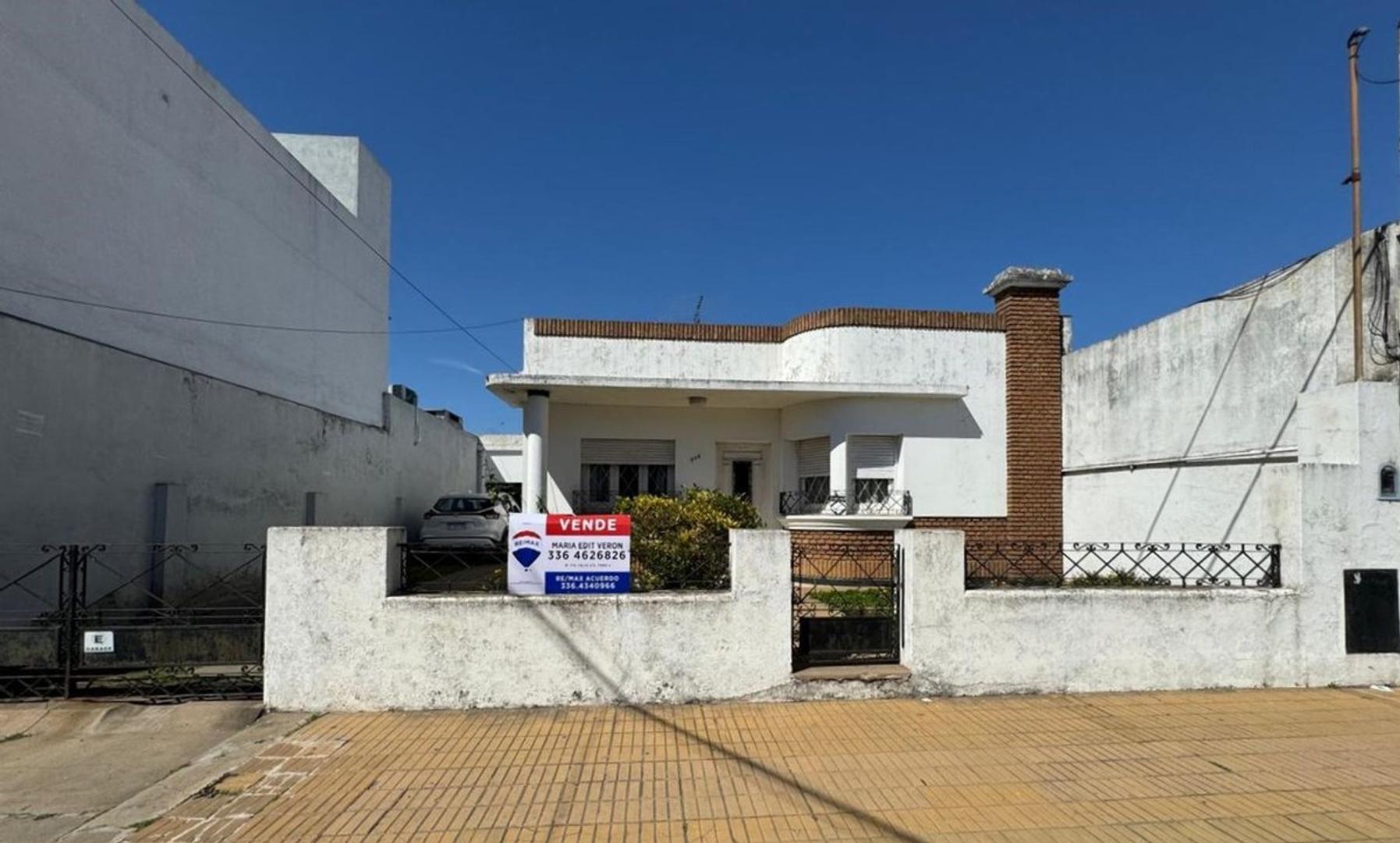 Casa céntrica, amplio terreno, San Nicolas
