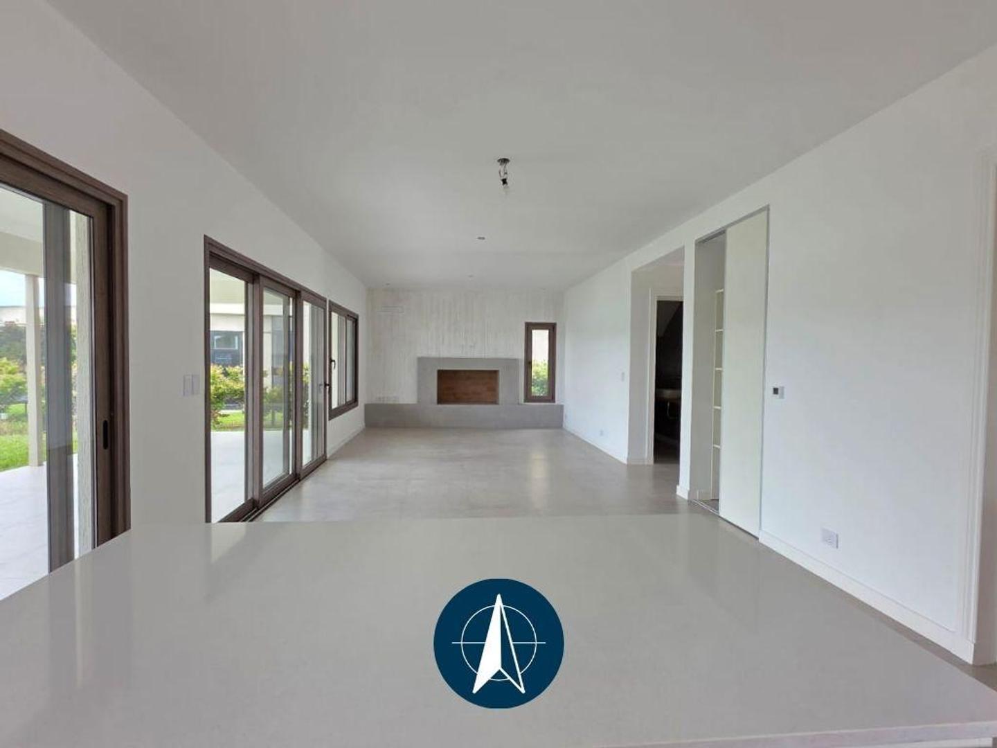 Casa al lago en venta en barrio Santa Ana, Villanueva. Tigre