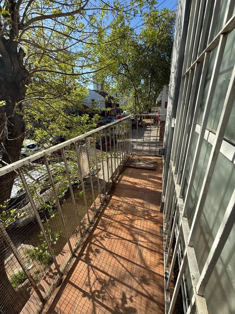 DEPARTAMENTO 4 AMB PRIMERO POR ESCALERA