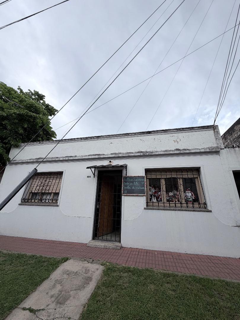 CASA CON DOS LOCALES