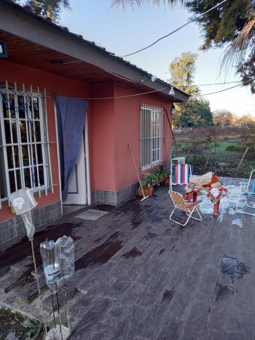 Propiedad construida sobre lote de 10x42 fondo libre