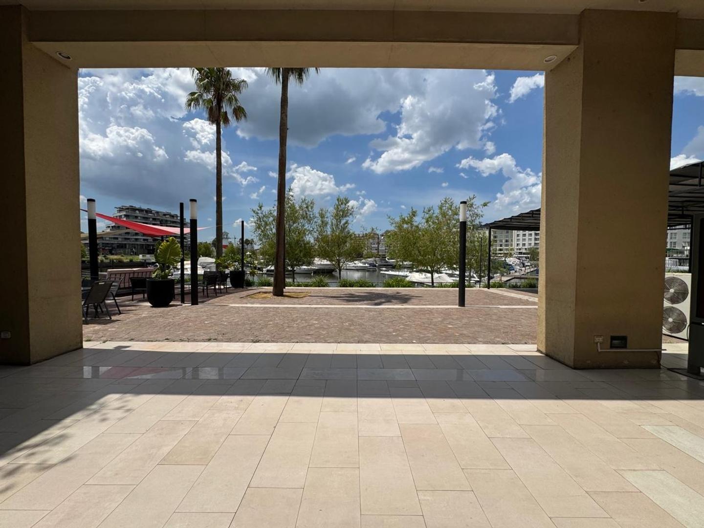 Local gastronómico con vista única a la bahía de Nordelta