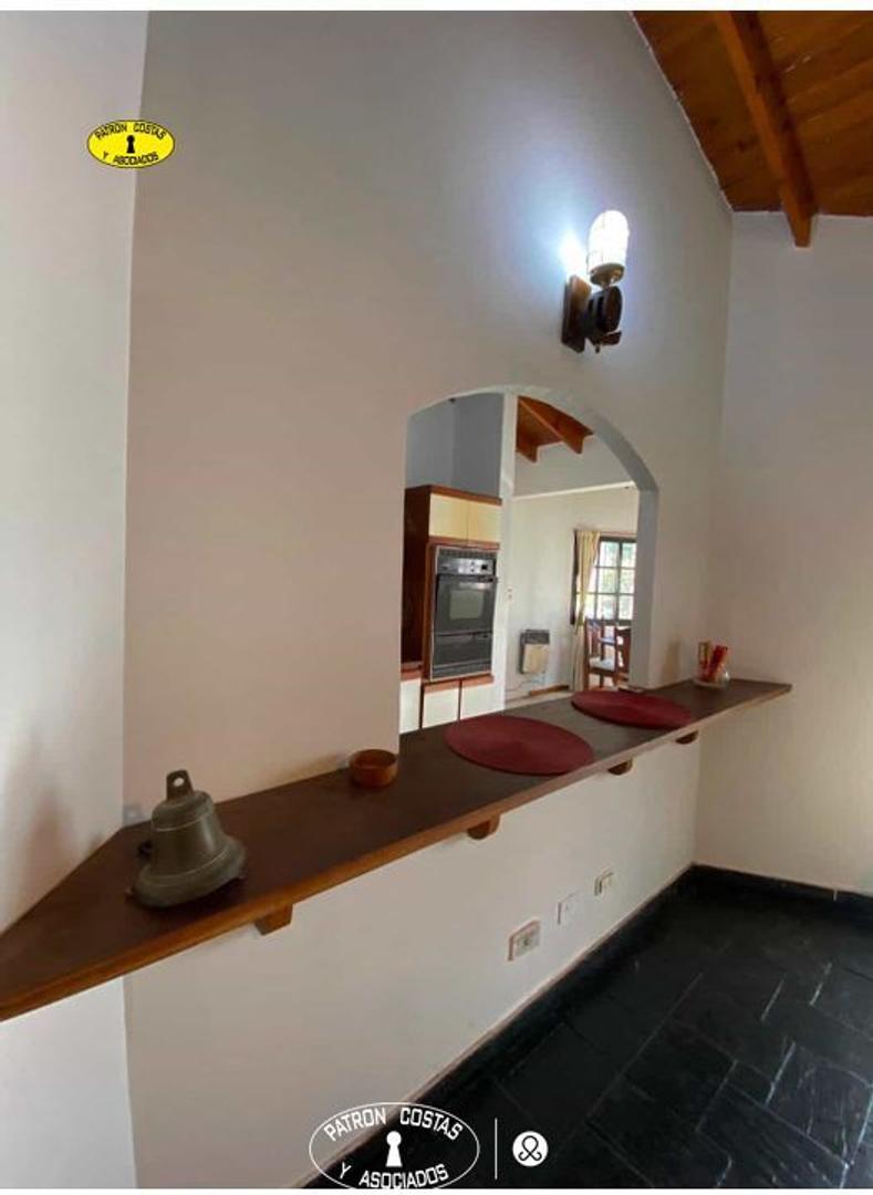 Casa 5 ambientes con 4 baños