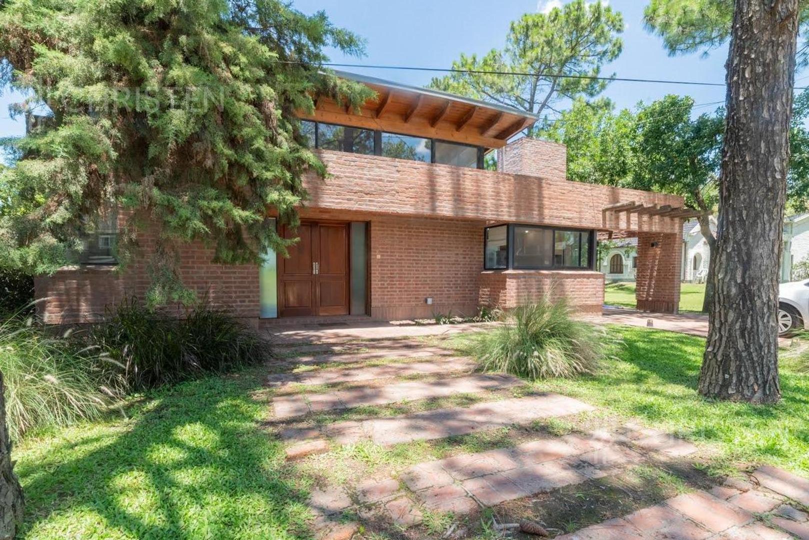 Casa en Venta Club de Campo El Paso 3 habitaciones patio y pileta