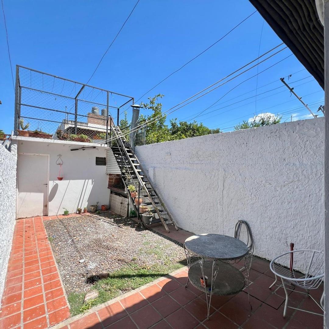 SE VENDE CASA 3 DORMITORIOS. APTO CREDITO