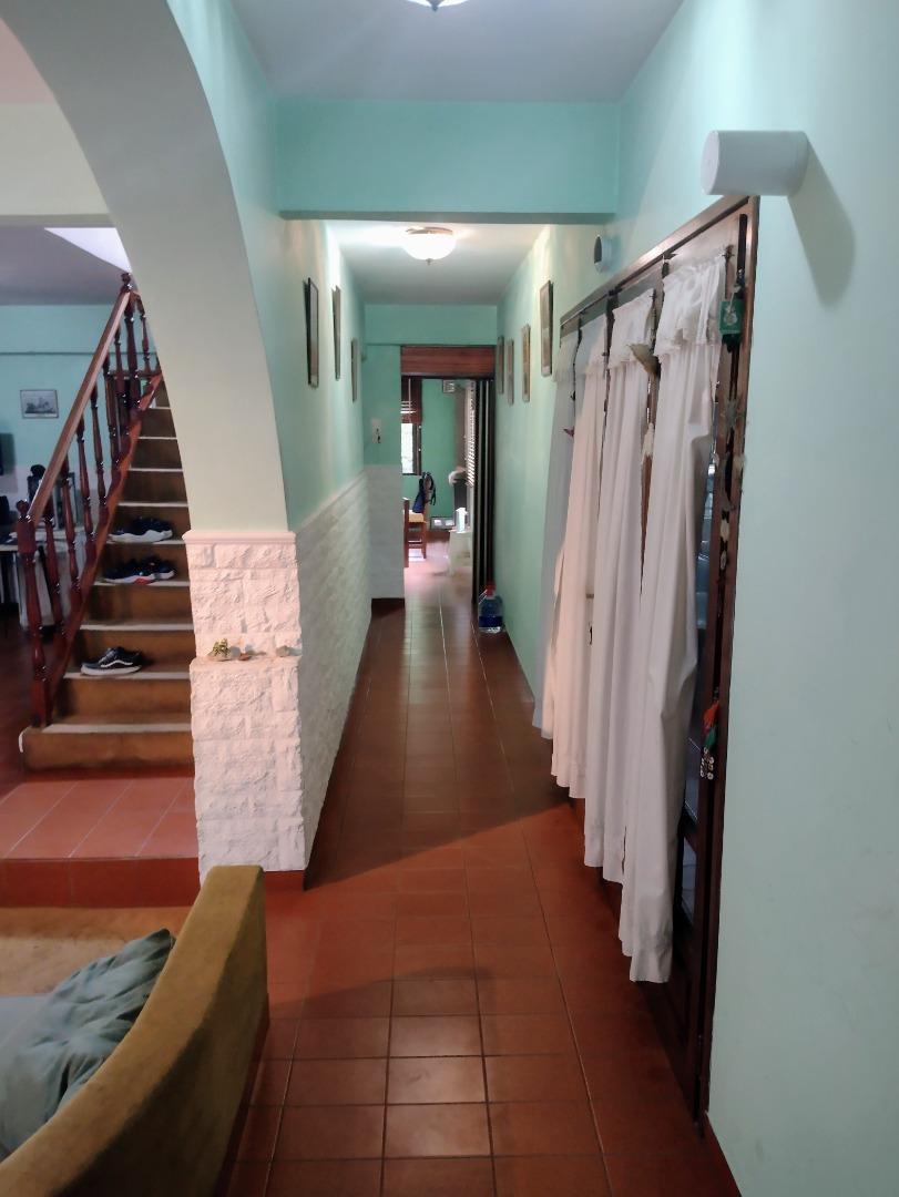 Casa en Venta con 4 cocheras