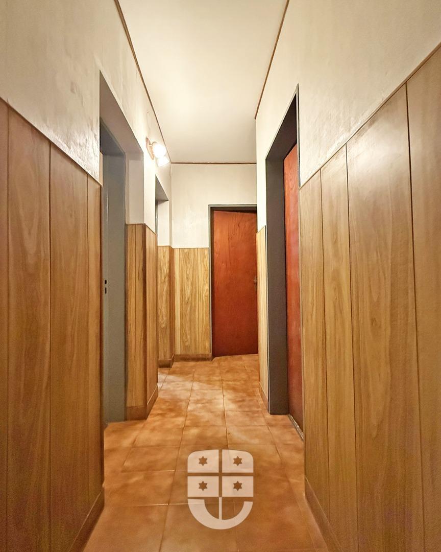 Casa en Alquiler con 2 cocheras