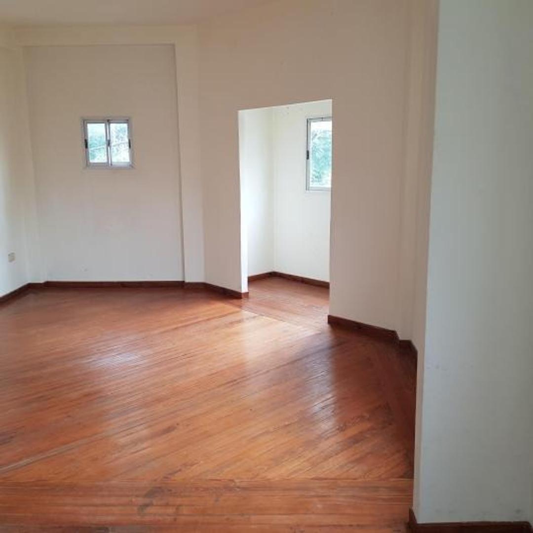 DEPARTAMENTO SEMIPISO DE TRES AMBIENTES EN PRIMER PISO