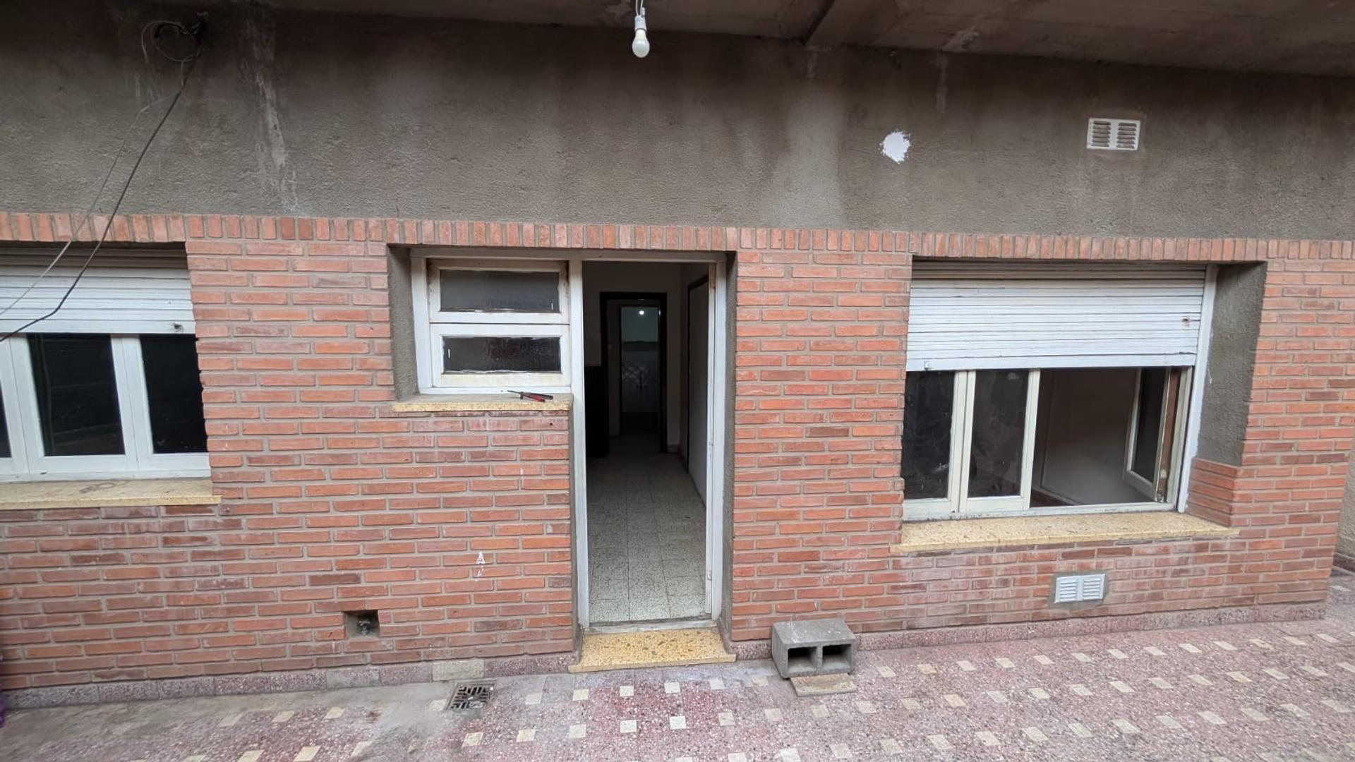 Depto Tipo Casa 3 ambientes con 2 baños