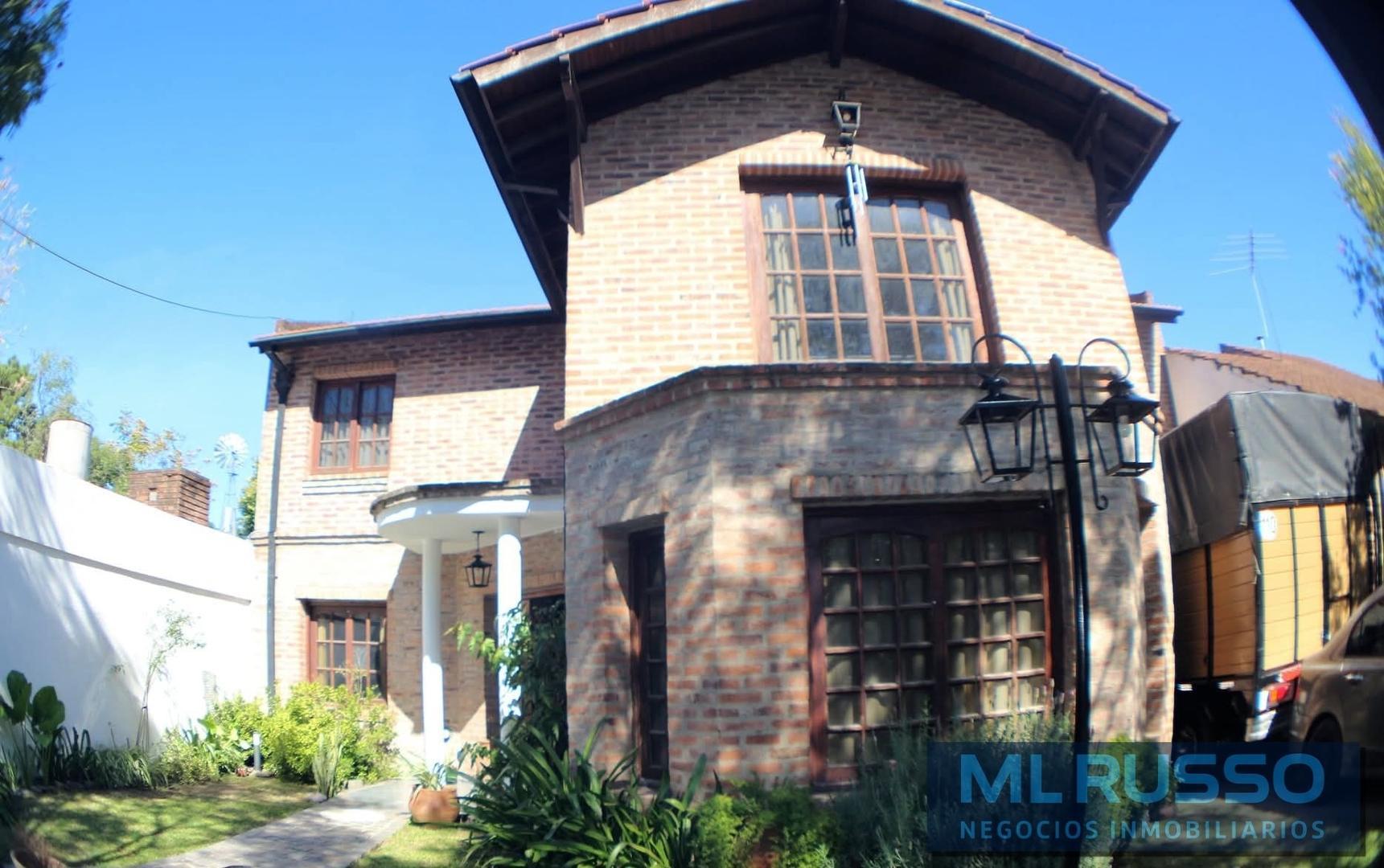 Venta Casa de 6 Ambientes en Parque Leloir