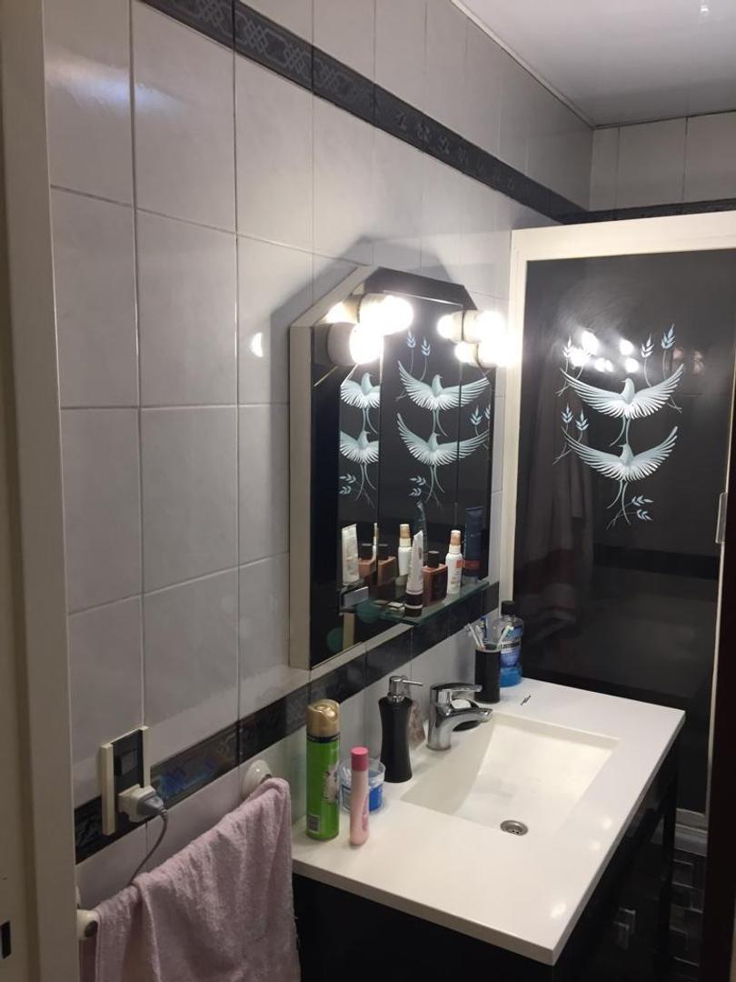 Casa en Venta con 4 cocheras