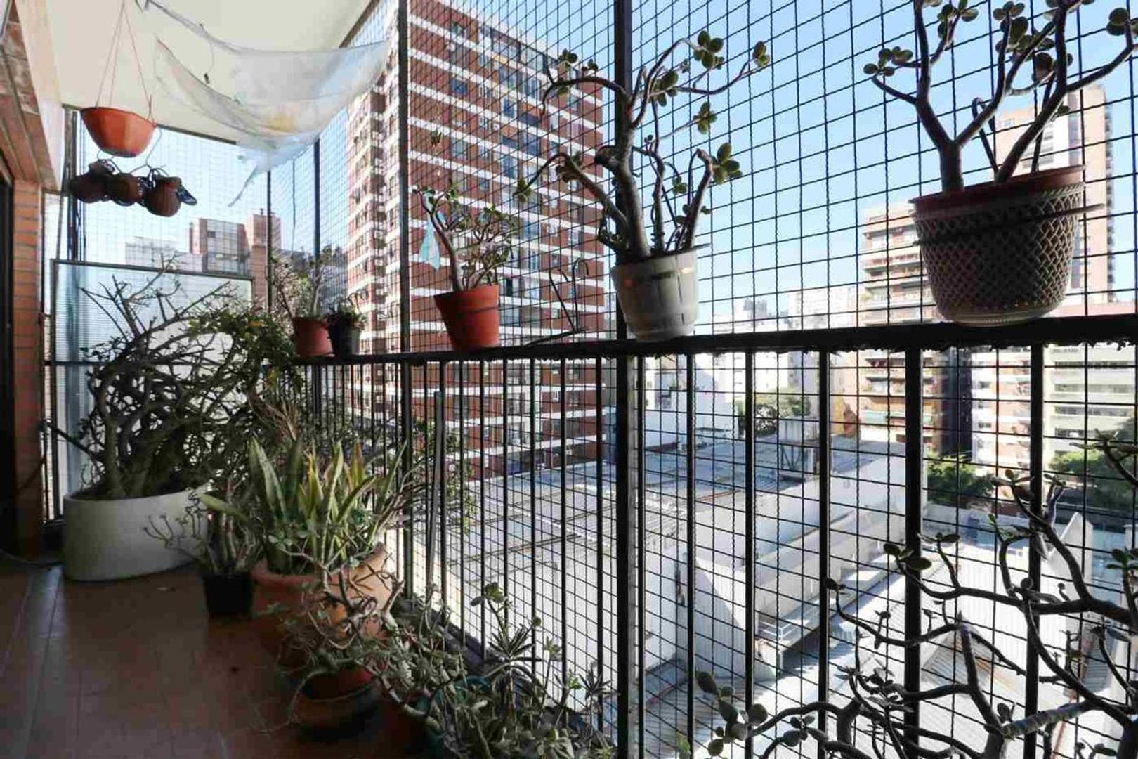 VENTA DEPTO DUPLEX 4 AMB C/ DEPENDENCIA Y COCHERA