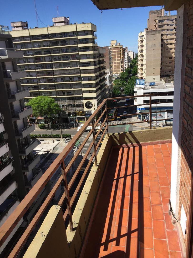 Corrientes y Pellegrini