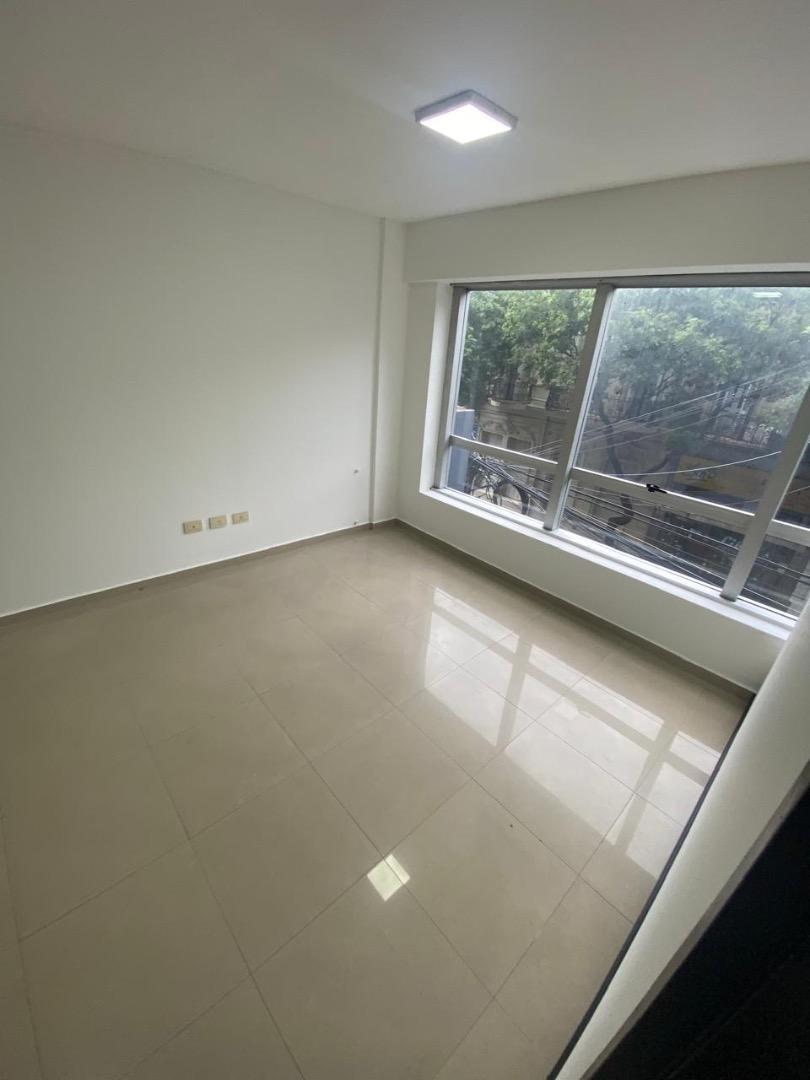 Oficina en Alquiler al Sur