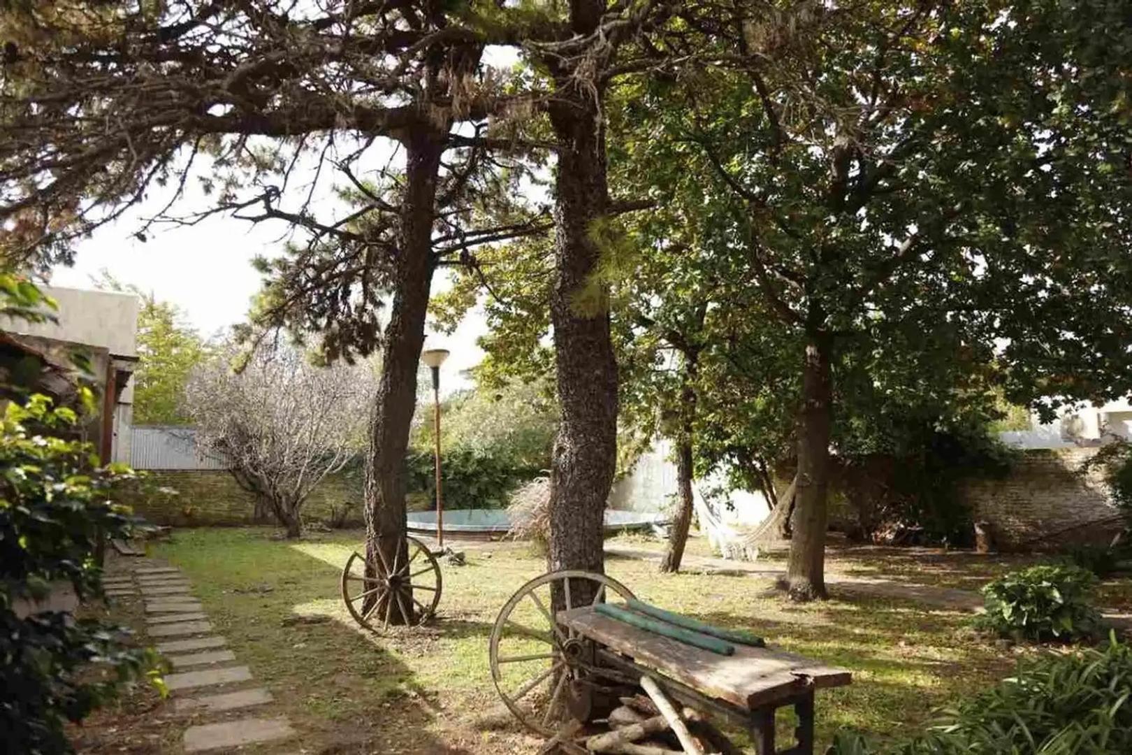 CASA EN VENTA 12 e/ 495 y 496 VILLA CASTELLS